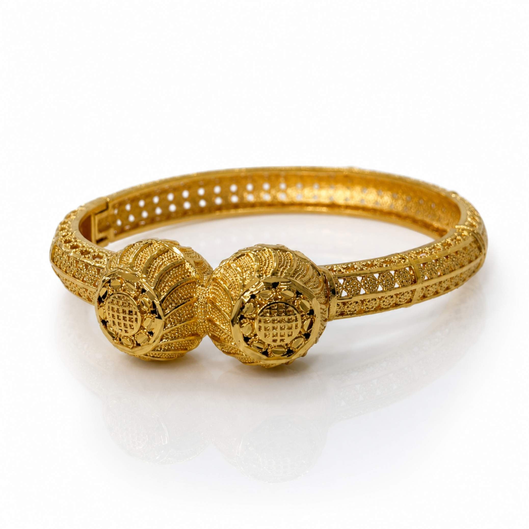 18K Gold Bangle — Heritage Craft Styles