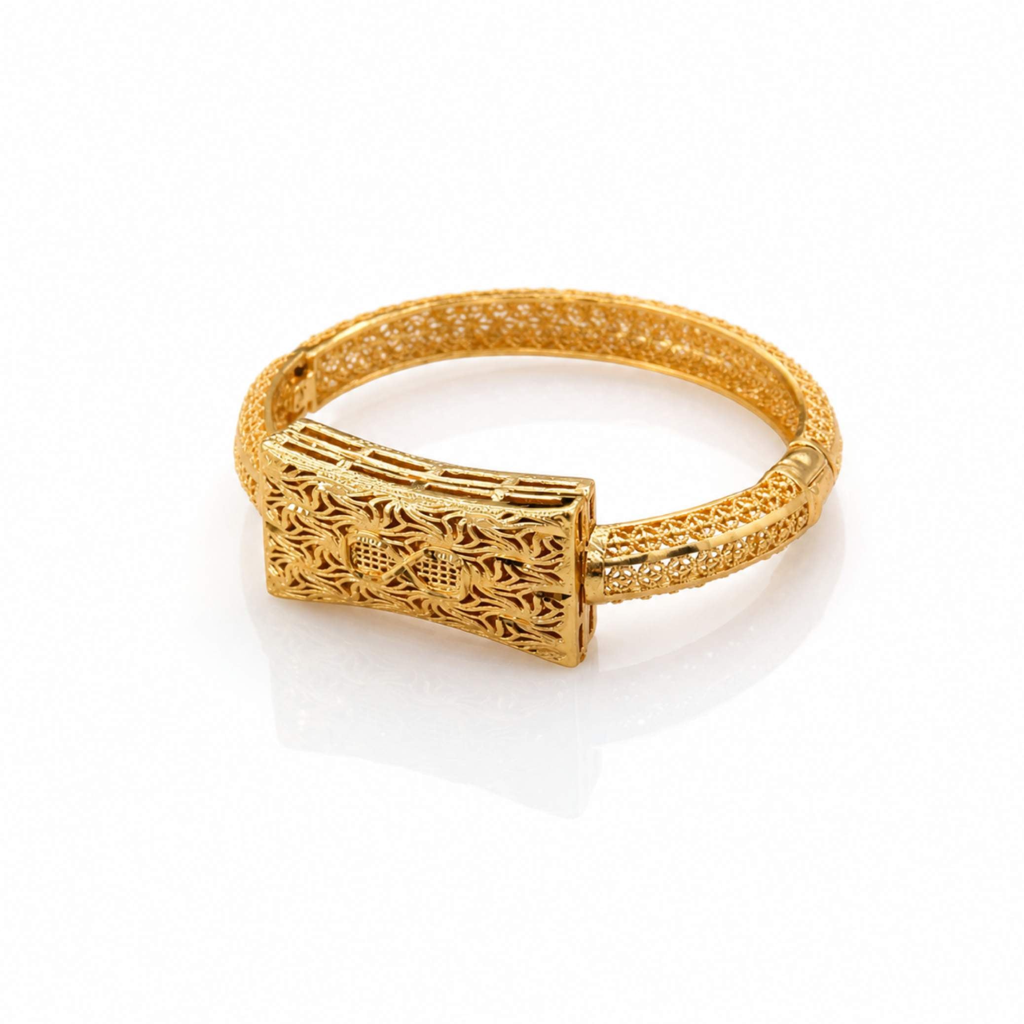 18K Gold Bangle — Heritage Craft Styles