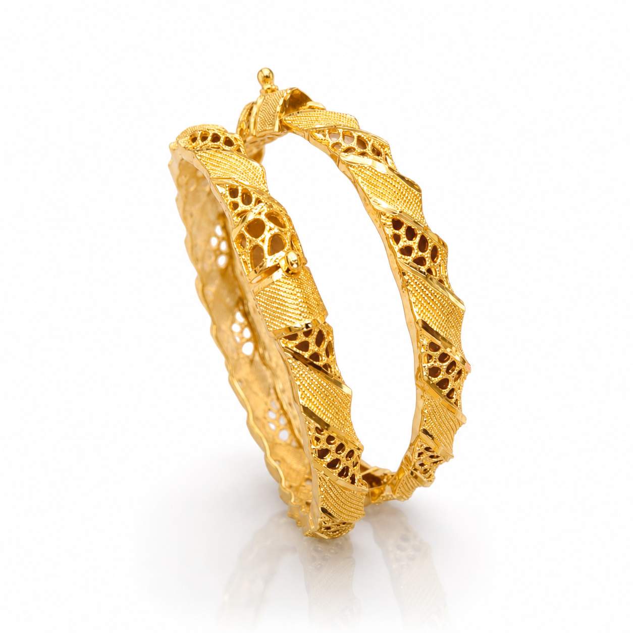 18K Gold Bangle Pair - detail view
