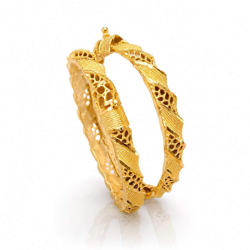 18K Gold Bangle Pair - detail view