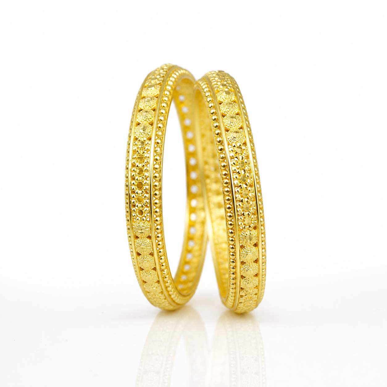 18K Gold Bangle Pair Artisan - close-up detail