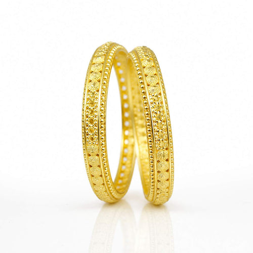 18K Gold Bangle Pair Artisan - close-up detail