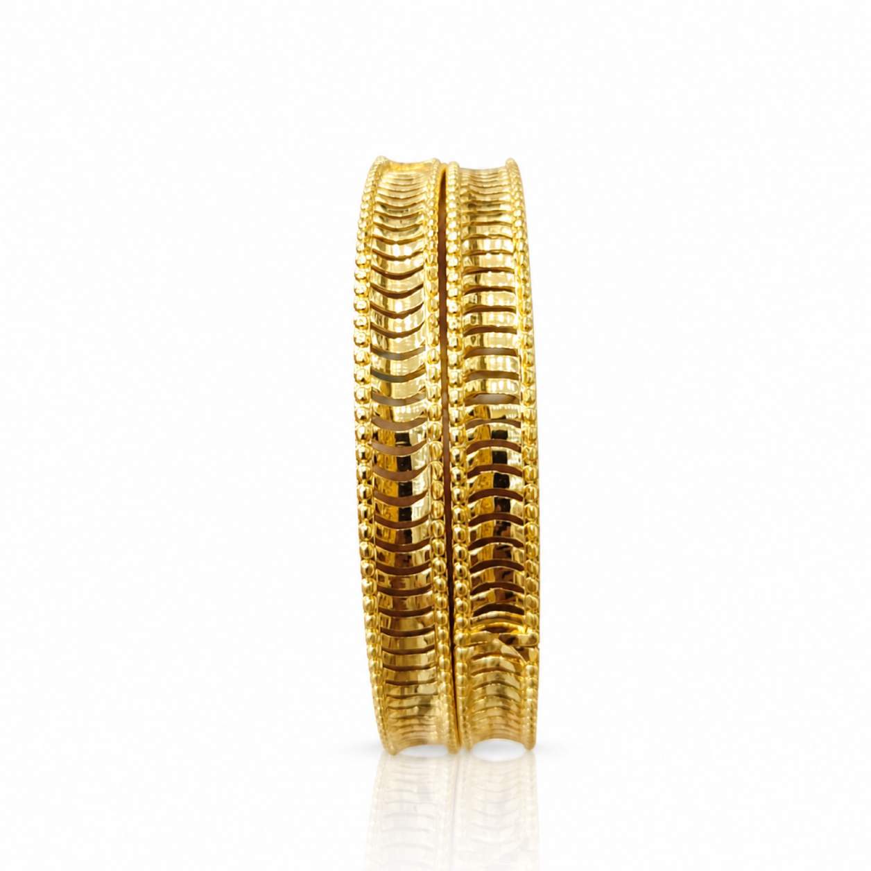 18K Gold Bangle Pair Artisan - detail view