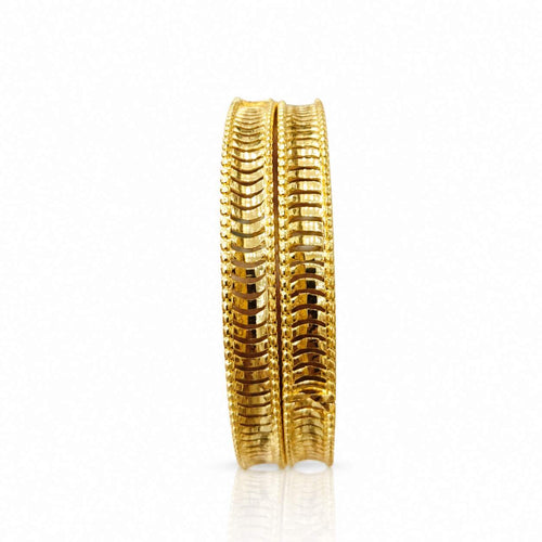 18K Gold Bangle Pair Artisan - detail view